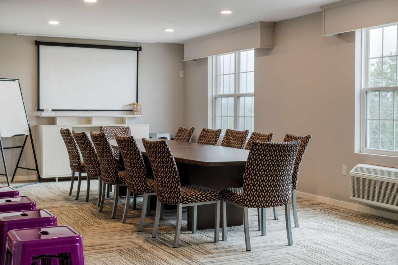 Best Western Plus Woodstock Hotel Conference Centre Bagian luar foto