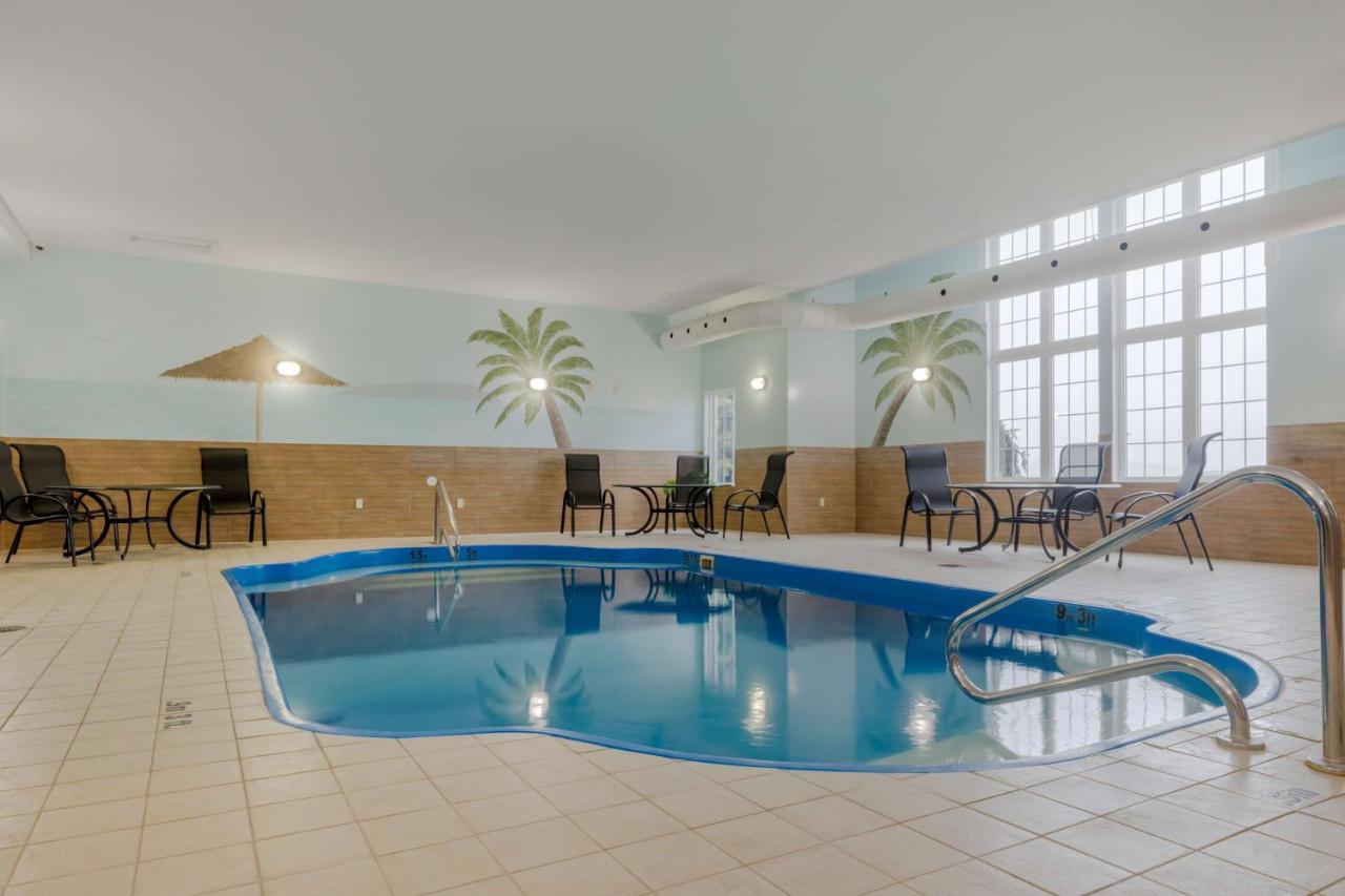 Best Western Plus Woodstock Hotel Conference Centre Bagian luar foto