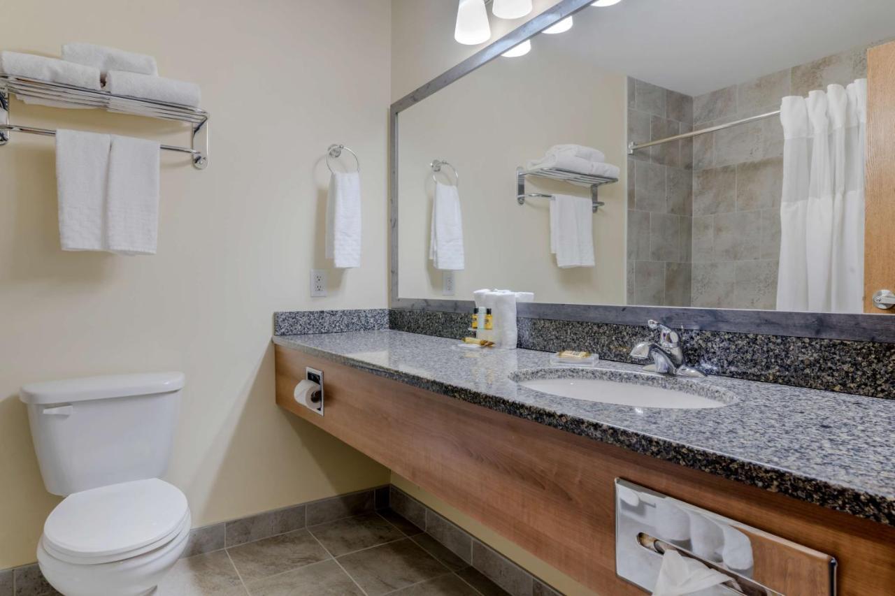 Best Western Plus Woodstock Hotel Conference Centre Bagian luar foto
