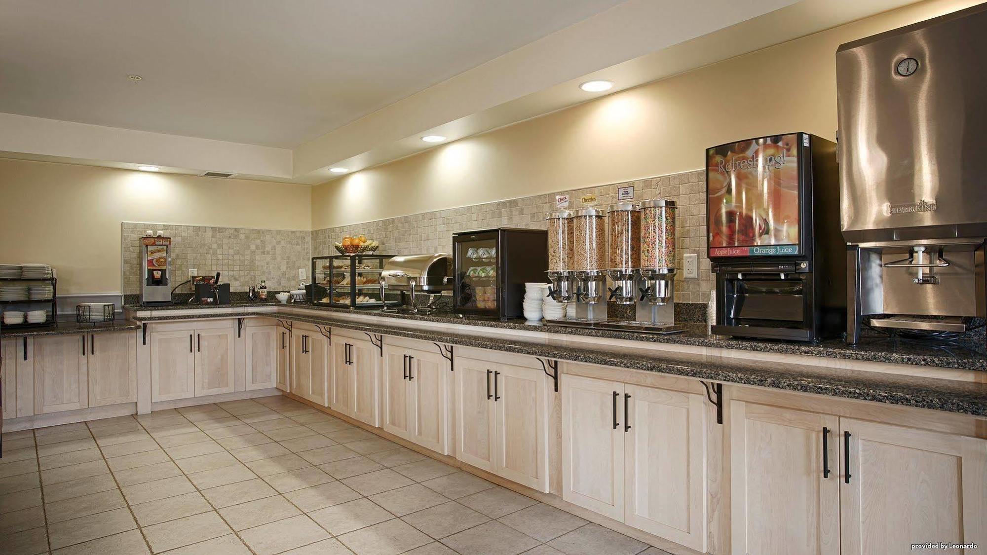 Best Western Plus Woodstock Hotel Conference Centre Bagian luar foto